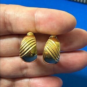 🖤Napier Vintage screw back clip on earrings